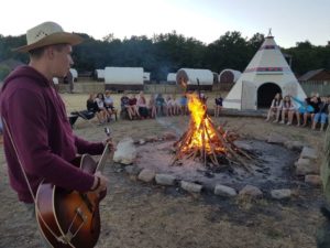 Feu de camps dans le Haras de Val-en-Pré chez Poneys des quatre saisons